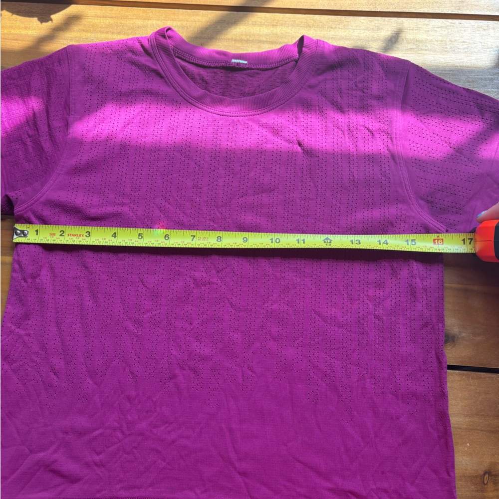 Fucshia lululemon short sleeve shirt EUC - Picture 5 of 5